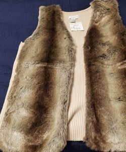 Liz Claiborne sweater vest